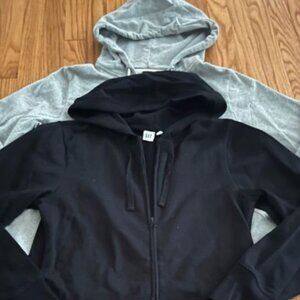 2 GAP zip sweatshirts, m/l,  like new